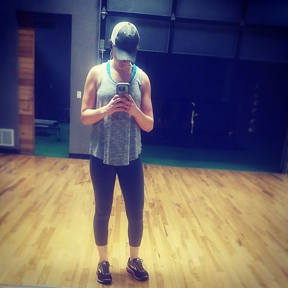 Meet your Posher, Cateline - Picture 1 of 1